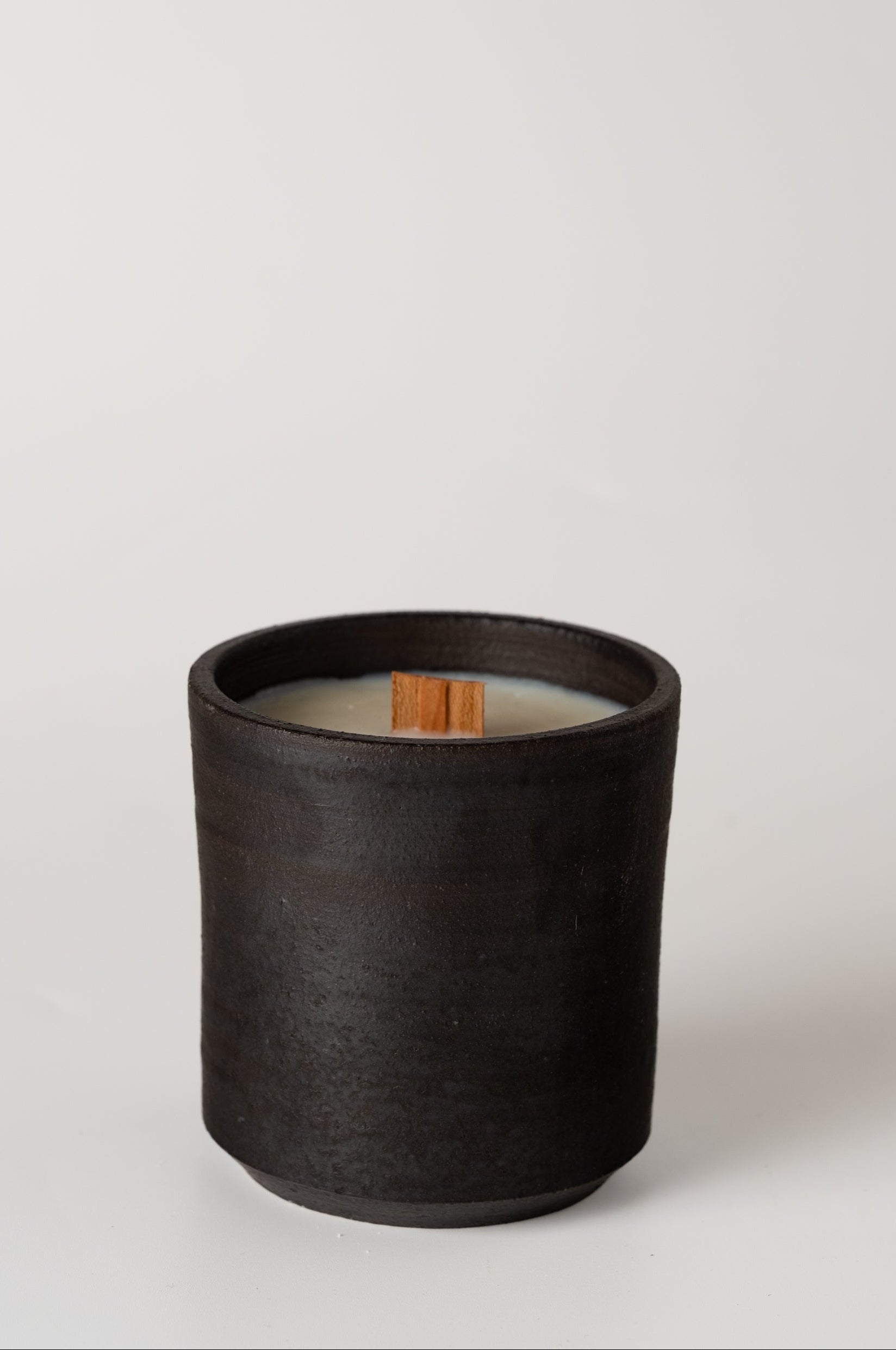漆黒 ー Shikkoku Yachimun Candle